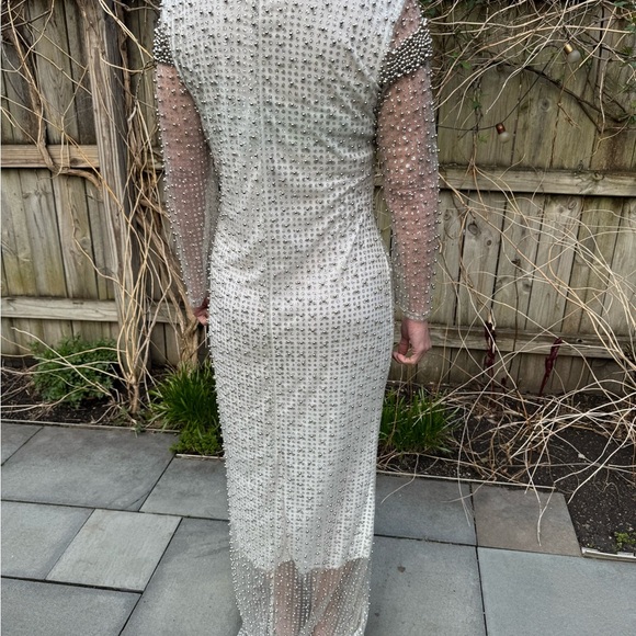 Dreamy Full Length White Dress - Picture 4 of 10